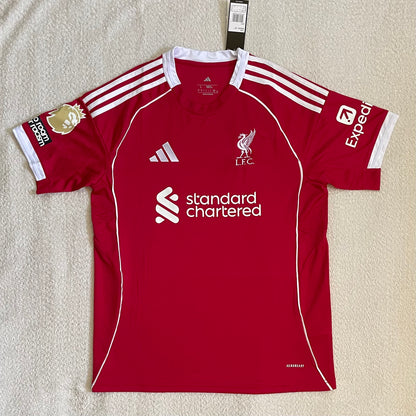 Liverpool local 25/26 versión fan