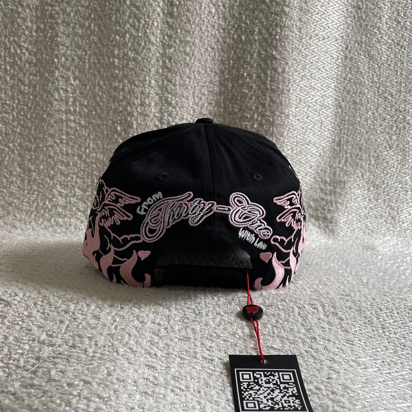 31 Hats NY Pearls Lovers Club